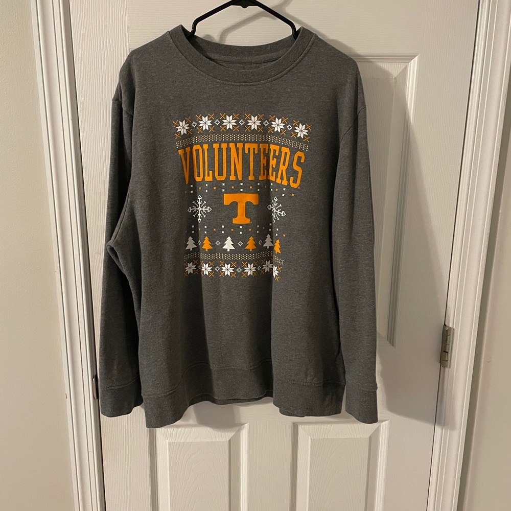 Women’s University of Tennessee Vols sweatshirt